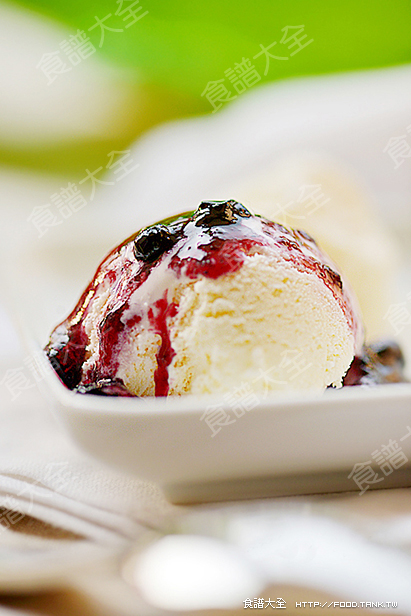 藍莓果醬蛋奶冰淇淋